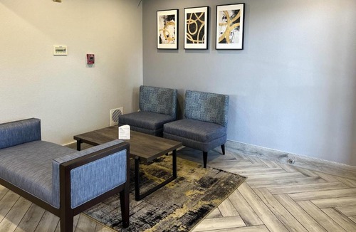 Tracy Hotel | Quality Inn Tracy I-205