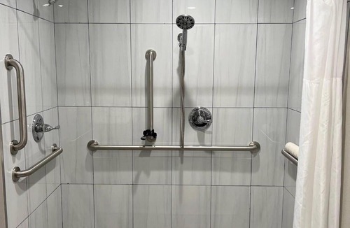Tracy Hotel | Quality Inn Tracy I-205