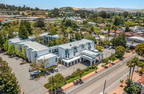 San Luis Obispo Hotel | Quality Suites Downtown San Luis Obispo