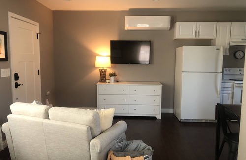 Turlock Apartment | Quiet and cozy cottage near cute downtown