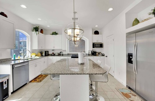Enterprise House | Quiet & Centrally Located 15 Minutes from Vegas Strip
