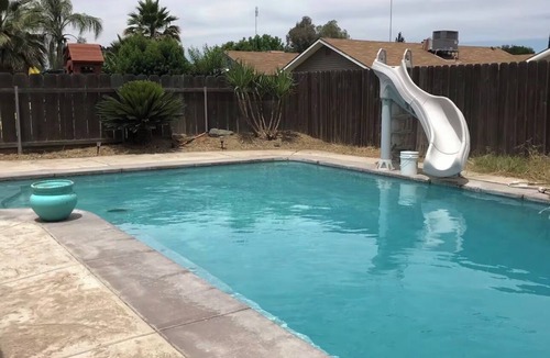 Tulare House | Quiet Cozy Central Valley Home Near Sequoia & Kings Canyon National Parks
