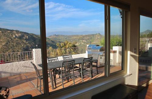 Valley Center House | Quiet Hilltop Home With Stunning Hill Top And Valley Views