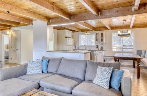 Chamberlands House | Quiet Neighborhood - Lake Retreat with Stunning Views New Deck Easy Ski Access