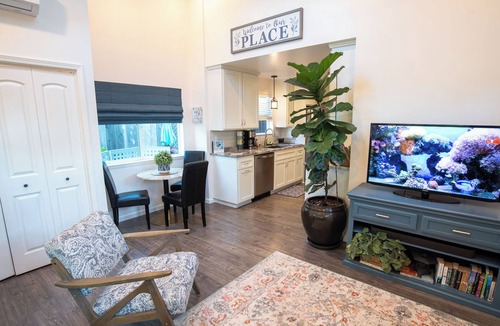 Arroyo Grande Cottage | Quiet Ocean Getaway at Hummingbird Cottage! Pet-Friendly!