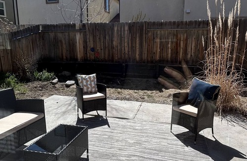 Reno House | Quiet, residential South Reno rental- 3 minutes to Cyan Park, 20 to Mt Rose