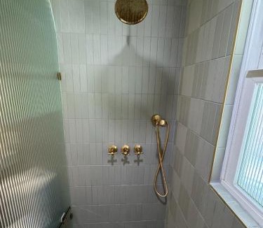 Three Rivers House | Quiet retreat - Hot tub & sauna in Three Rivers