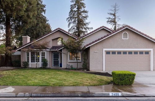 Clovis House | Quiet&Safe Neighborhood | New King, CalKing and Queen Beds w/Pool