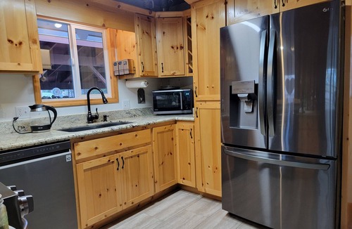 Sierra Village Cabin | Quiet Updated Cabin Nestled in Forest Close to Twain Harte & Pinecrest Lake