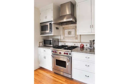 West Beach Cottage | Quintessential Santa Barbara Architecture Close to Beach, Downtown & Funk Zone