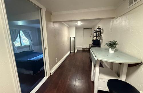 Placerville House | Quirky, peaceful, private studio with deck, 2 mins from downtown