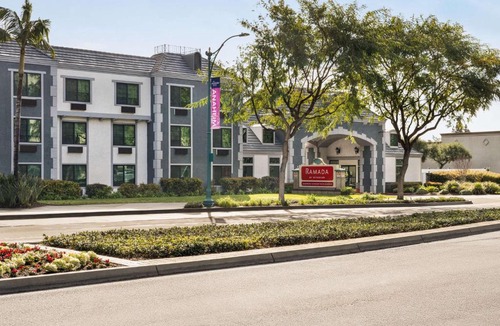 Anaheim Resort Hotel | Ramada by Wyndham Anaheim Convention Center