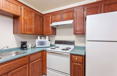 Fresno Hotel | Ramada by Wyndham Fresno Northwest