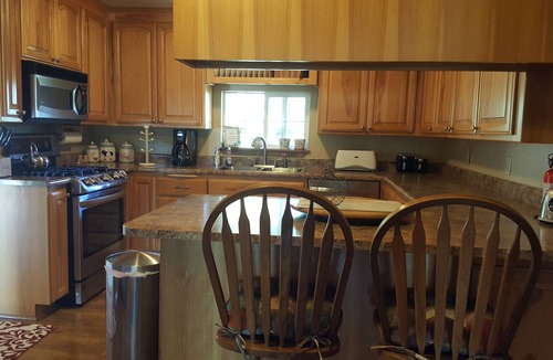 Columbia House | Ranch home on 3 acres in city limits. Approximately 20 minutes from the lakes.