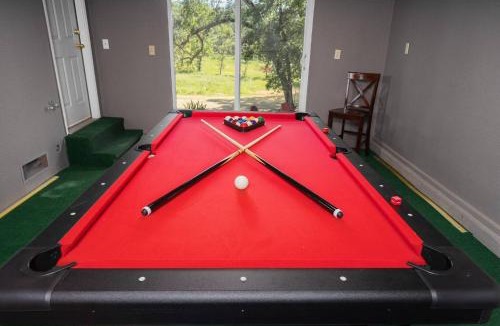 Coarsegold House | Ranch Near Yosemite & Bass Lake 2 King, 3 Suites