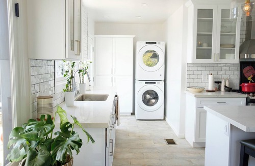 Mid City House | Rare California garden apt, w/Moroccan tile fountain and outdoor Infrared sauna