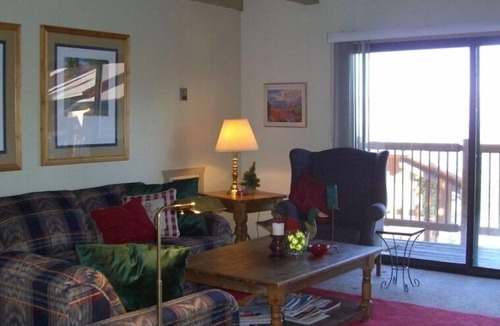Mammoth Lakes Condo | Real Ski in - Ski Out High on the Mountain Great Views