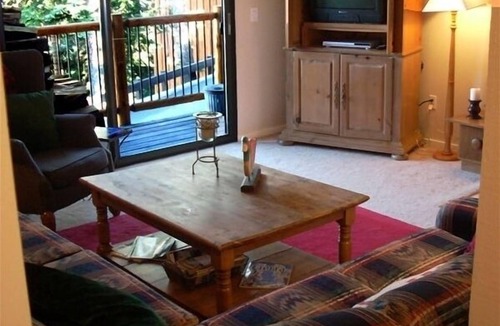 Mammoth Lakes Condo | Real Ski in - Ski Out High on the Mountain Great Views