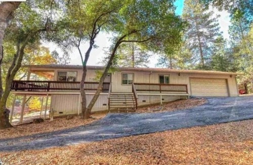 Groveland House | Recently Renovated 3 Bedroom house in Groveland with Central Heating and Air