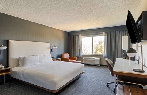 San Ramon Hotel | Recreate Sensational Memories! Fireplace! Close to Danville South Park