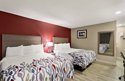 Downtown Hotel | Red Roof Inn Redding