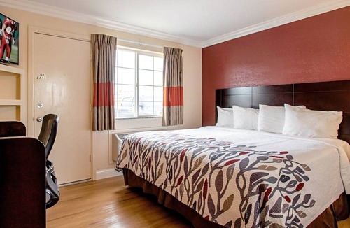 North Fremont Street Hotel | Red Roof Inn & Suites Monterey