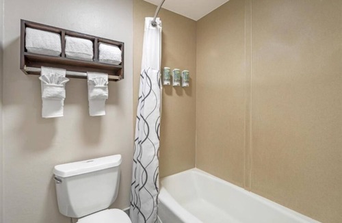 North Redondo Hotel | Redondo Beach Stay | 1 Unit | Near Marina & Beach