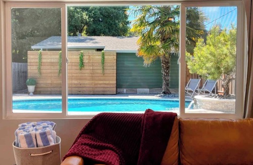 Felton House | Redwood Tree-O - Pool Hot Tub PS5