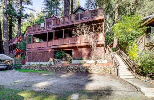 Rio Nido House | Redwoods Escape w/Hot Tub: Near Russian River!