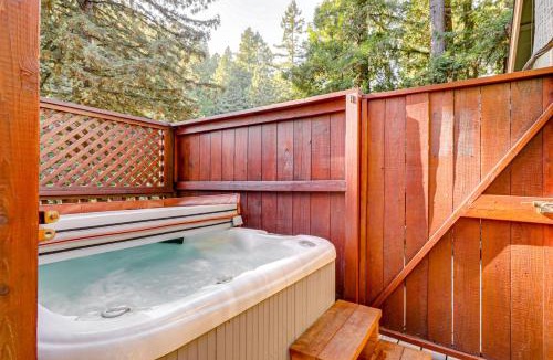Rio Nido House | Redwoods Escape w/Hot Tub: Near Russian River!