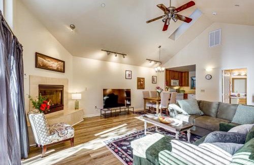 Rio Nido House | Redwoods Escape w/Hot Tub: Near Russian River!