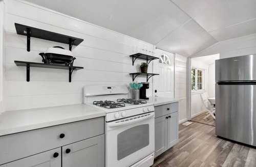 Brookdale House | Redwoods near Los Gatos and Santa Cruz beach