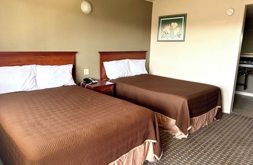Raisin Hotel | Regency Inn Fresno