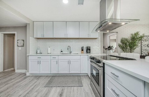 Raisin House | Relax and Play | Near Zoo and Yosemite