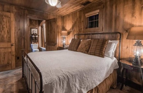 Genoa House | Relax at David Walley's Resort with Free WiFi, fireplaces and upscale amenities.