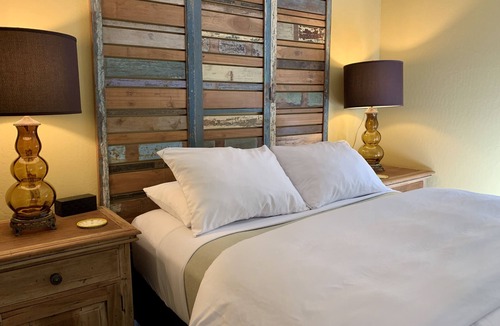 Groveland Cabin | Relax at Lake Front Luxury Lodge-Near Yosemite-Pool Table-Private Dock & Lake -2