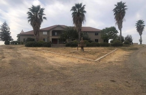 California House | Relax on 475 acre scenic ranch, 4-Bed/BR, Surrounded by Nature, 1.5hr -Yosemite.