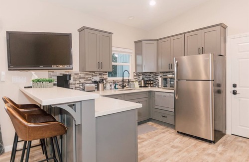 Templeton House | Relax w/Panoramic Views | Hot Tub & Dog friendly