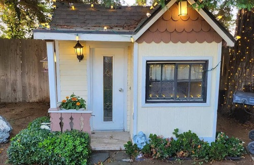 Porterville House | Relaxation meets comfort HERE at Redwood Inn