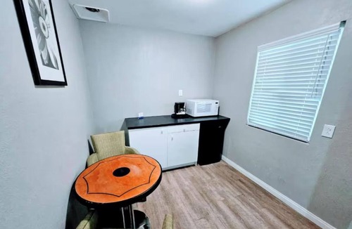 Ridgecrest Hotel | Relaxed Room w/Queen Beds + Kitchenette, Perfect for Extended Stays