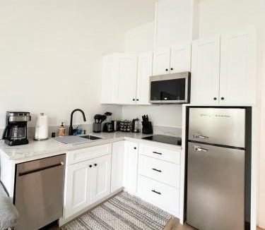 Calabasas House | Relaxing 2BR Escape in Trendy West LA - CM-CAL