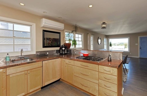 Oakland House | Relaxing 3 bedroom with Hot tub and a view