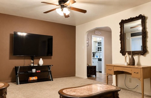 Coalinga House | Relaxing 3BR Home with King Bed & Free Laundry