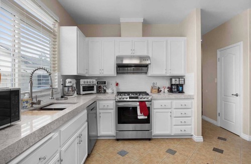 Greenacres House | Relaxing 4BR Home w/Patio, Garage & Spacious Backyard｜ Pet-Friendly #41913