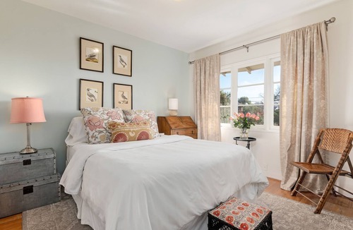 Milpas Cottage | Relaxing and Cozy Cottage with Hot Tub and Balcony!