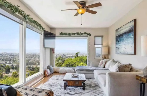 Oakland House | Relaxing Bay view home w/ hottub