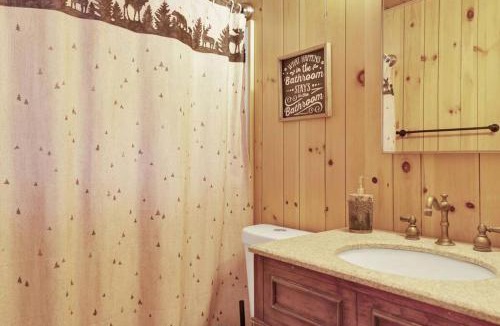 Big Bear House | Relaxing Bruin Chalet at Big Bear City- Minutes to Activities