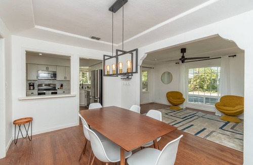 Land Park House | Remodeled 2br/2bath in Charming Land Park