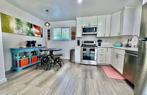Downtown Sacramento Apartment | Remodeled 2BR · Ground Floor · Gated · Walk to Midtown