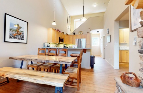 Mammoth Lakes Condo | Remodeled & Bright, On the Golf Course. Private Gas Grill, Pool On-site